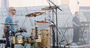 YVES PRUD’HOMME, ARTISTE LATIN PERCUSSION, EN CONCERT AVEC JOHAN PAPACONSTANTINO À L'ÉTÉ MARSEILLAIS