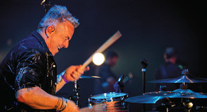 LOÏC PONTIEUX, ARTISTE PAISTE, EN CONCERT AVEC TROIS CAFÉS GOURMANDS AU 6MIC D'AIX EN PROVENCE