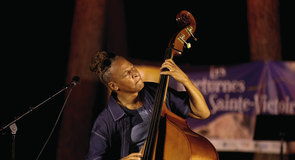 MICHEL ALIBO, ARTISTE CONTREBASSES GEWA, EN CONCERT AVEC LE TRIO MARIO CANONGE À PEYNIER