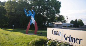 VINCENT BACH : VISITE D'USINE À ELKHART