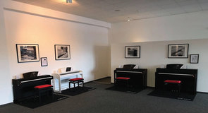 VISITE DE LA FABRICATION ET DE L'ASSEMBLAGE DES PIANOS GEWA