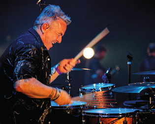 LOÏC PONTIEUX, ARTISTE PAISTE, EN CONCERT AVEC TROIS CAFÉS GOURMANDS AU 6MIC D'AIX EN PROVENCE